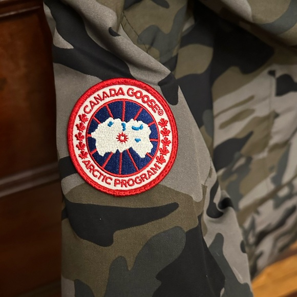 Canada Goose Jacket - Picture 6 of 11